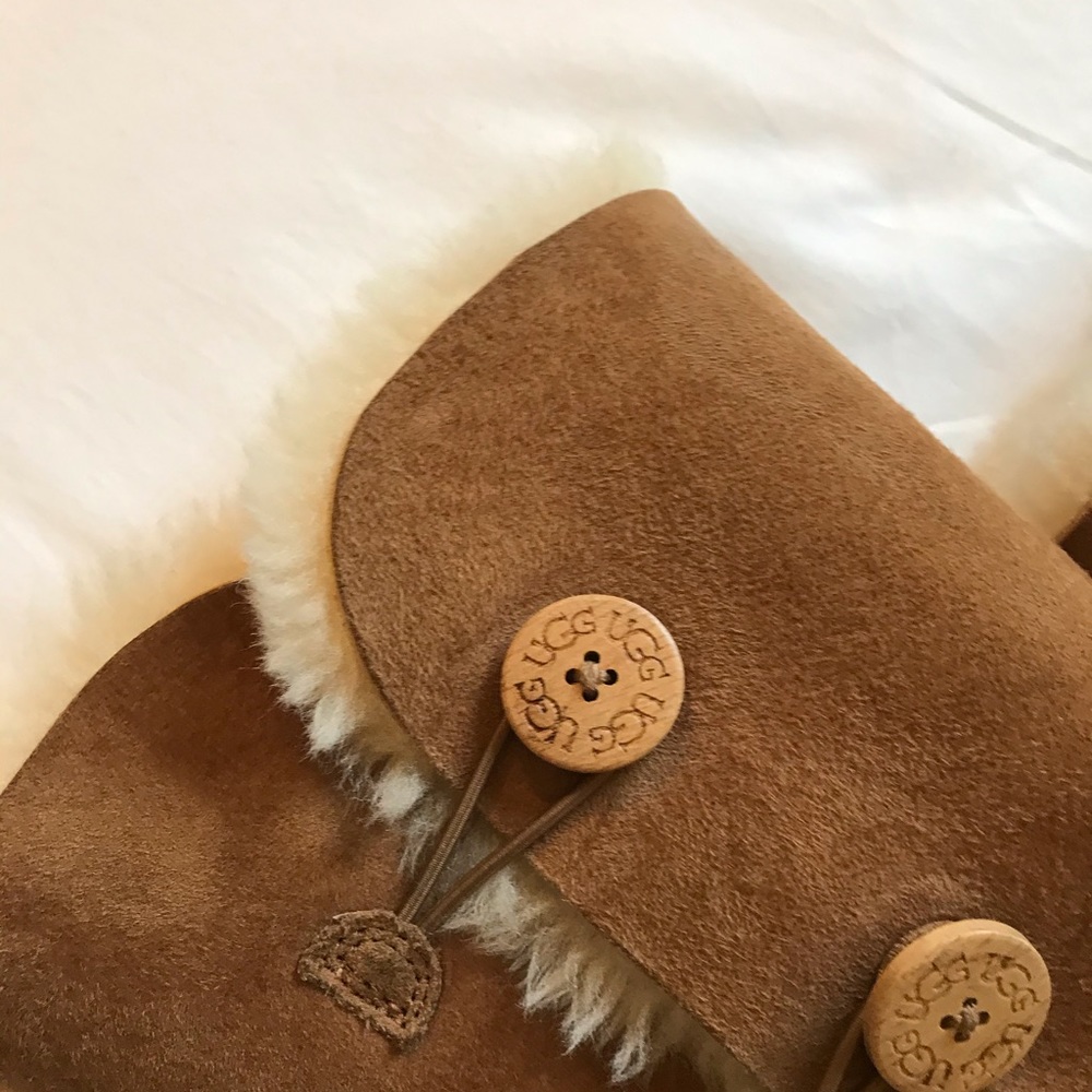 Ugg Bailey Three Button Boot - Picture 2 of 3